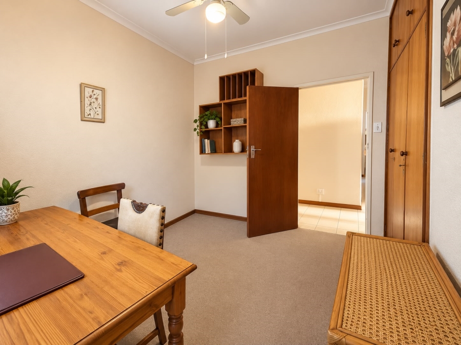 4 Bedroom Property for Sale in Oostersee Western Cape